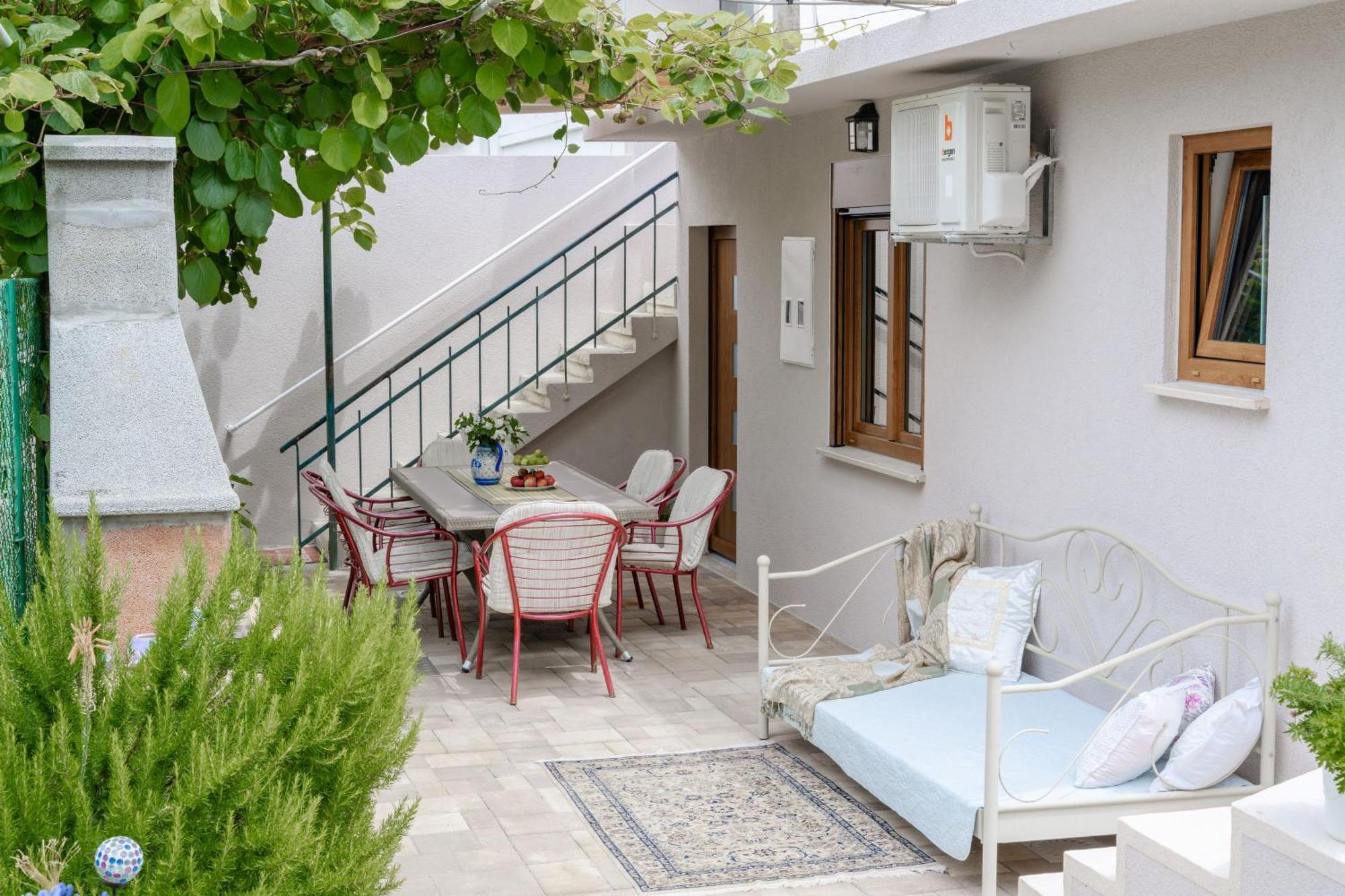 Garden Apartment Вела-Лука Экстерьер фото